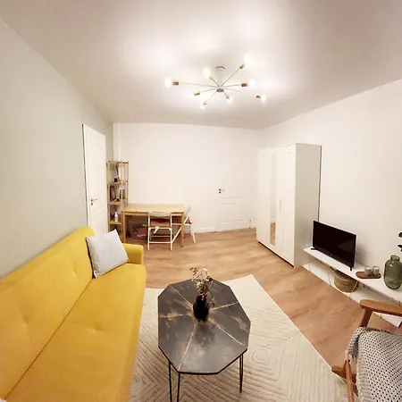 Lola's Close To Center * Bucareste