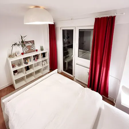 Lola's Close To Center Bucharest