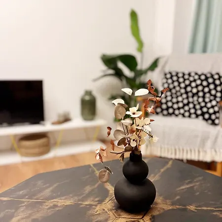 Lola’s Close To Center *