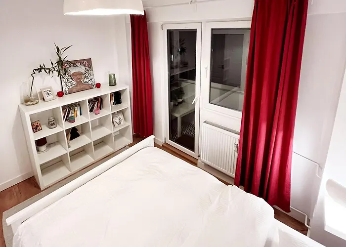 Lola's Close To Center Bucarest