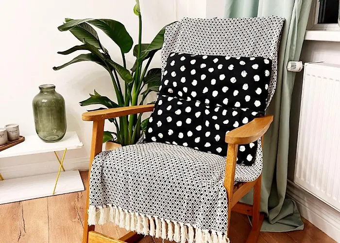 Lola's Close To Center Апартаменти